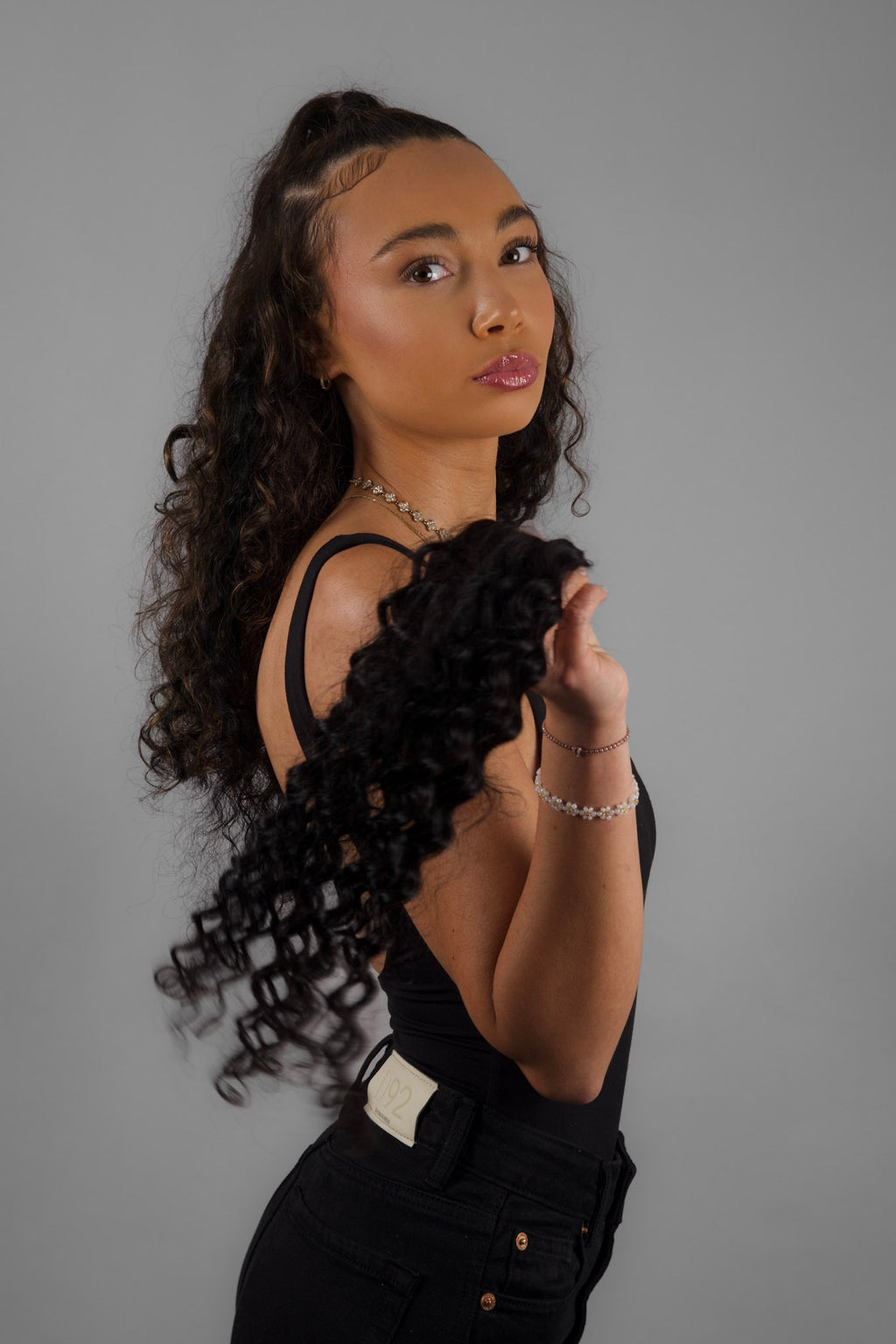 L’Indépendante – Clip In Deep Curly 18 pouces | Extensions naturelles premium - Thifany Hair Company