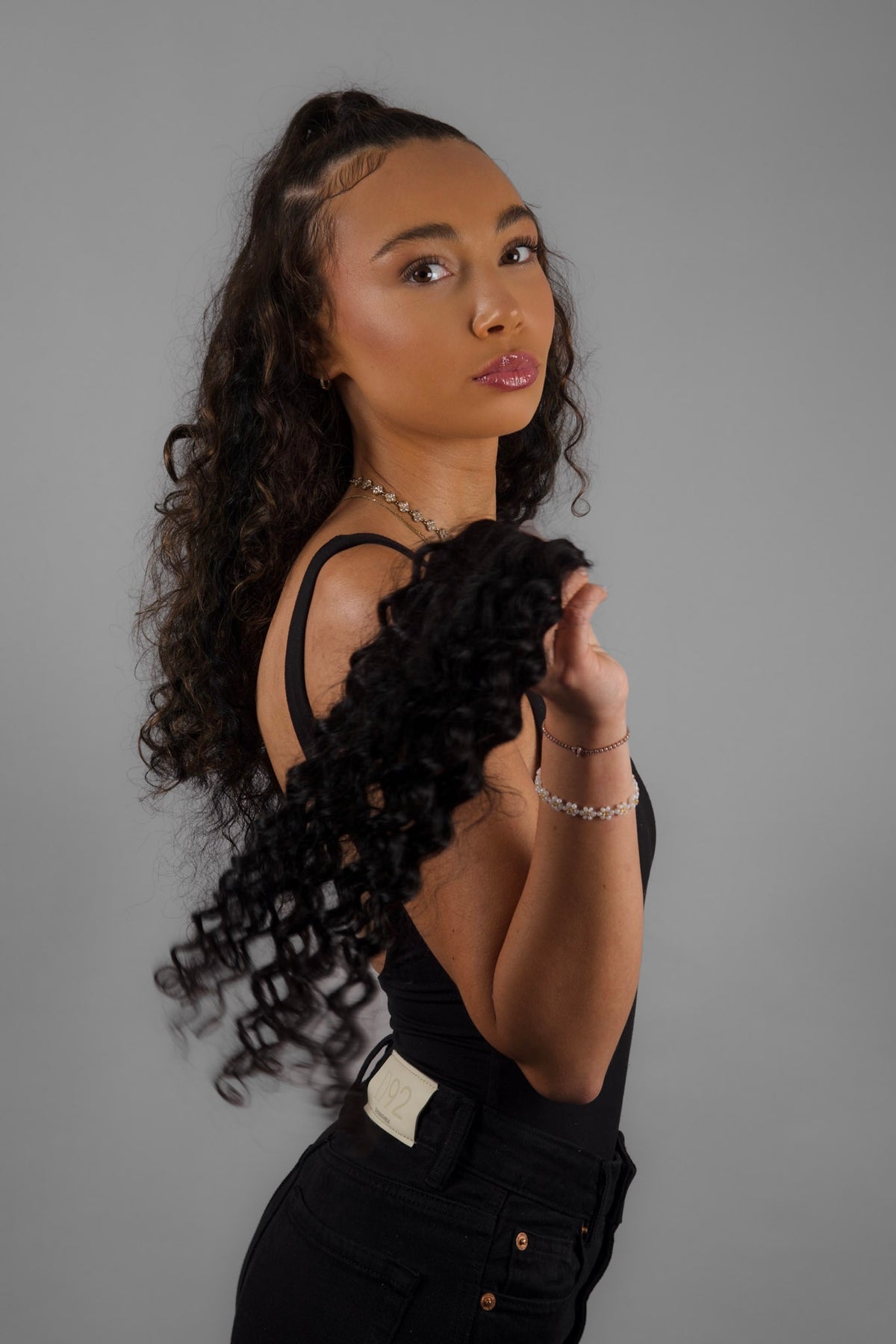 L’Indépendante – Clip In Deep Curly 18 pouces | Extensions naturelles premium - Thifany Hair Company